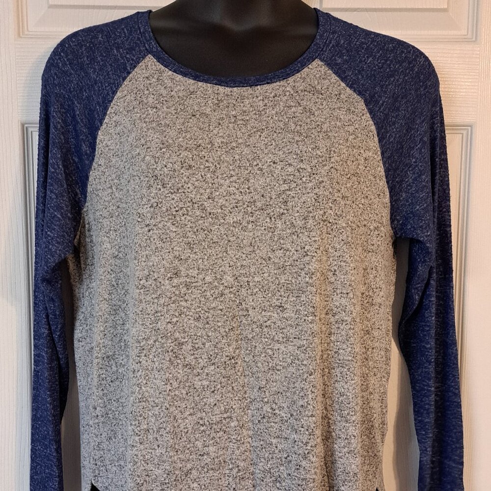 Old Navy Gray & Blue Baseball Top